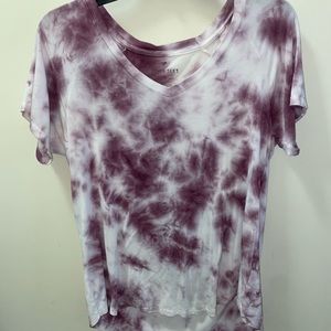 American Eagle v neck tee